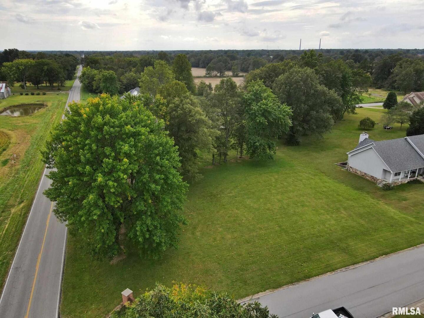 00 Hawthorne Lane Property Photo 3