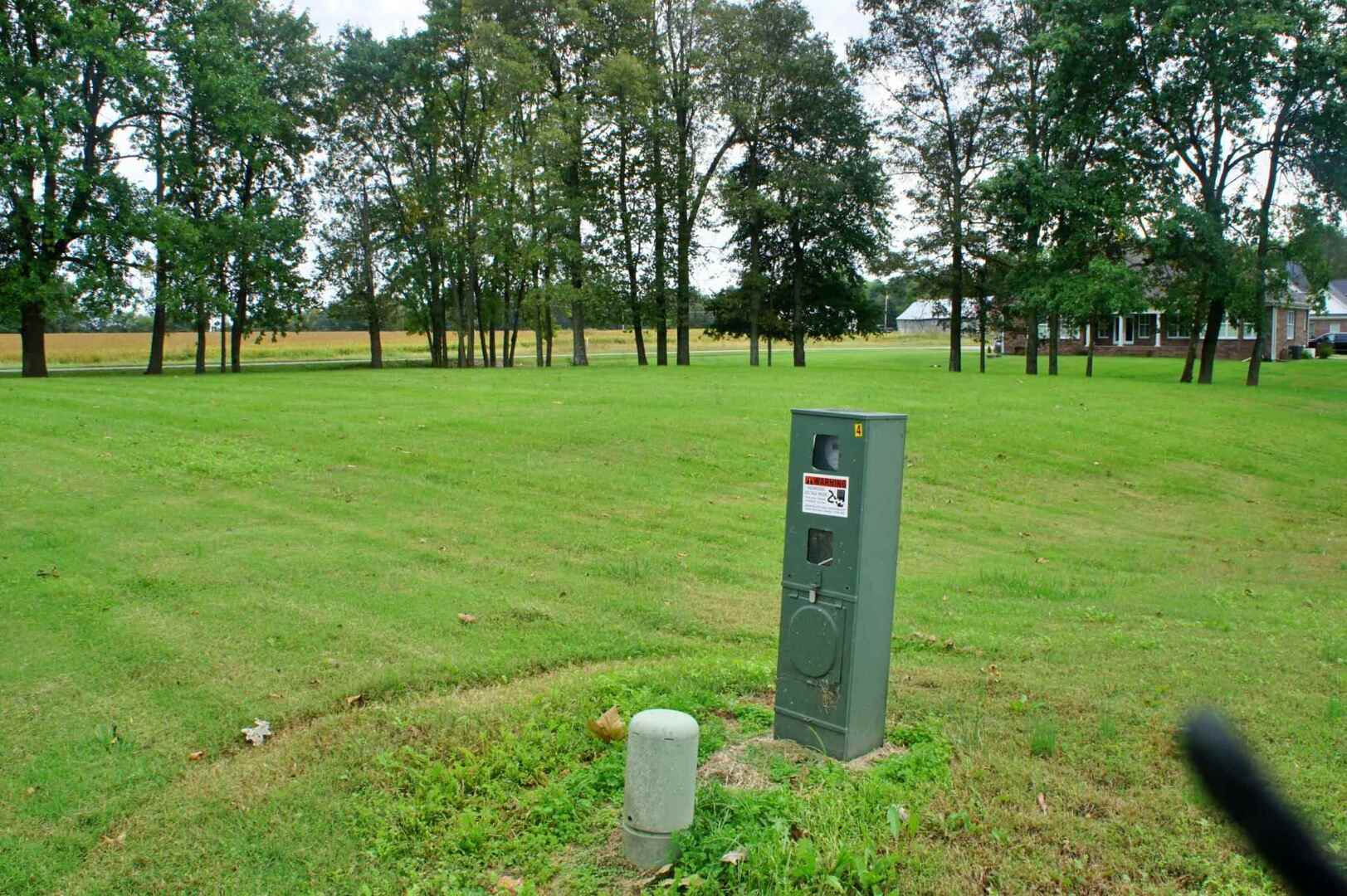 00 Hawthorne Lane Property Photo 12