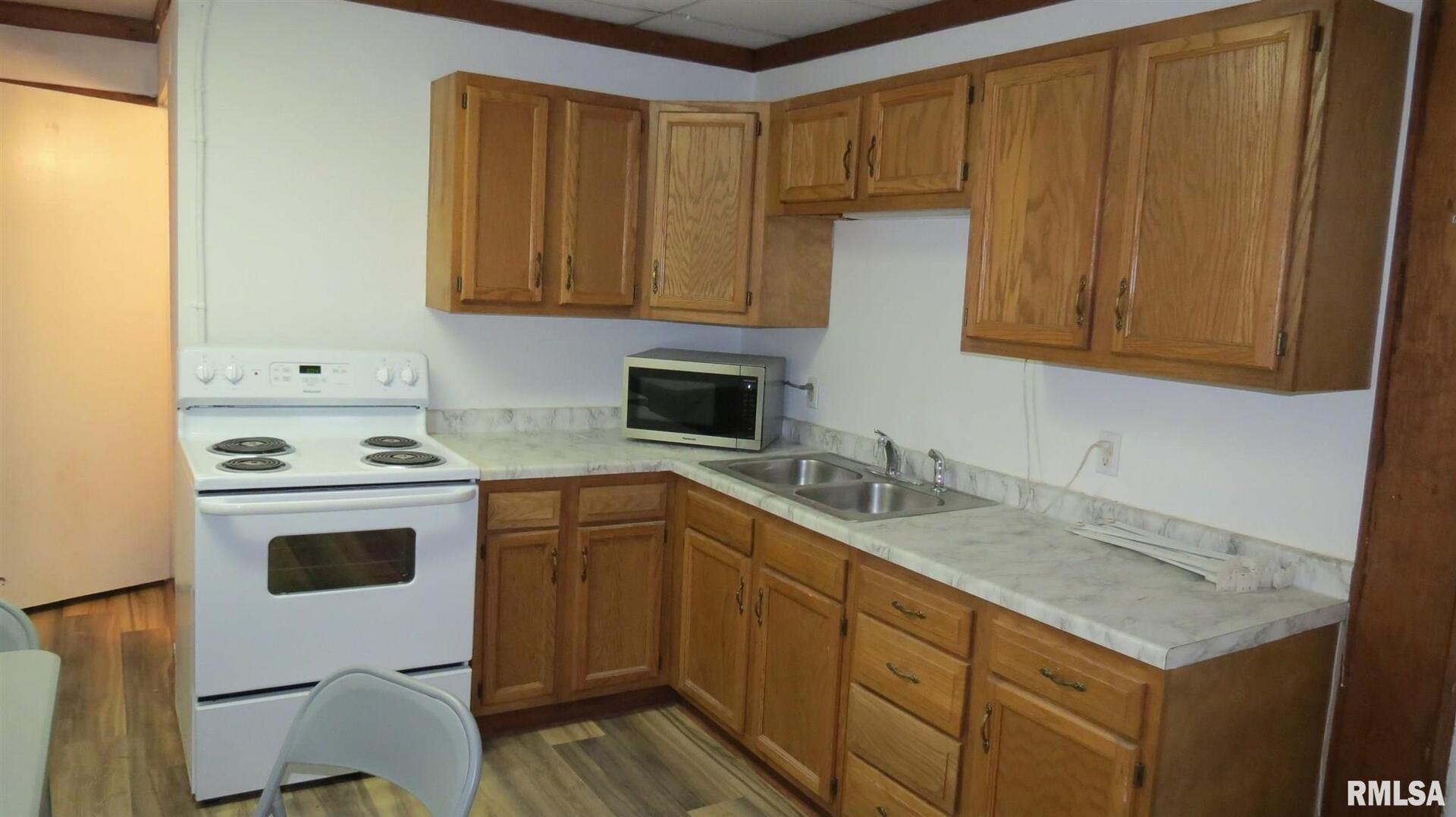 12 N Division Street Property Photo 5