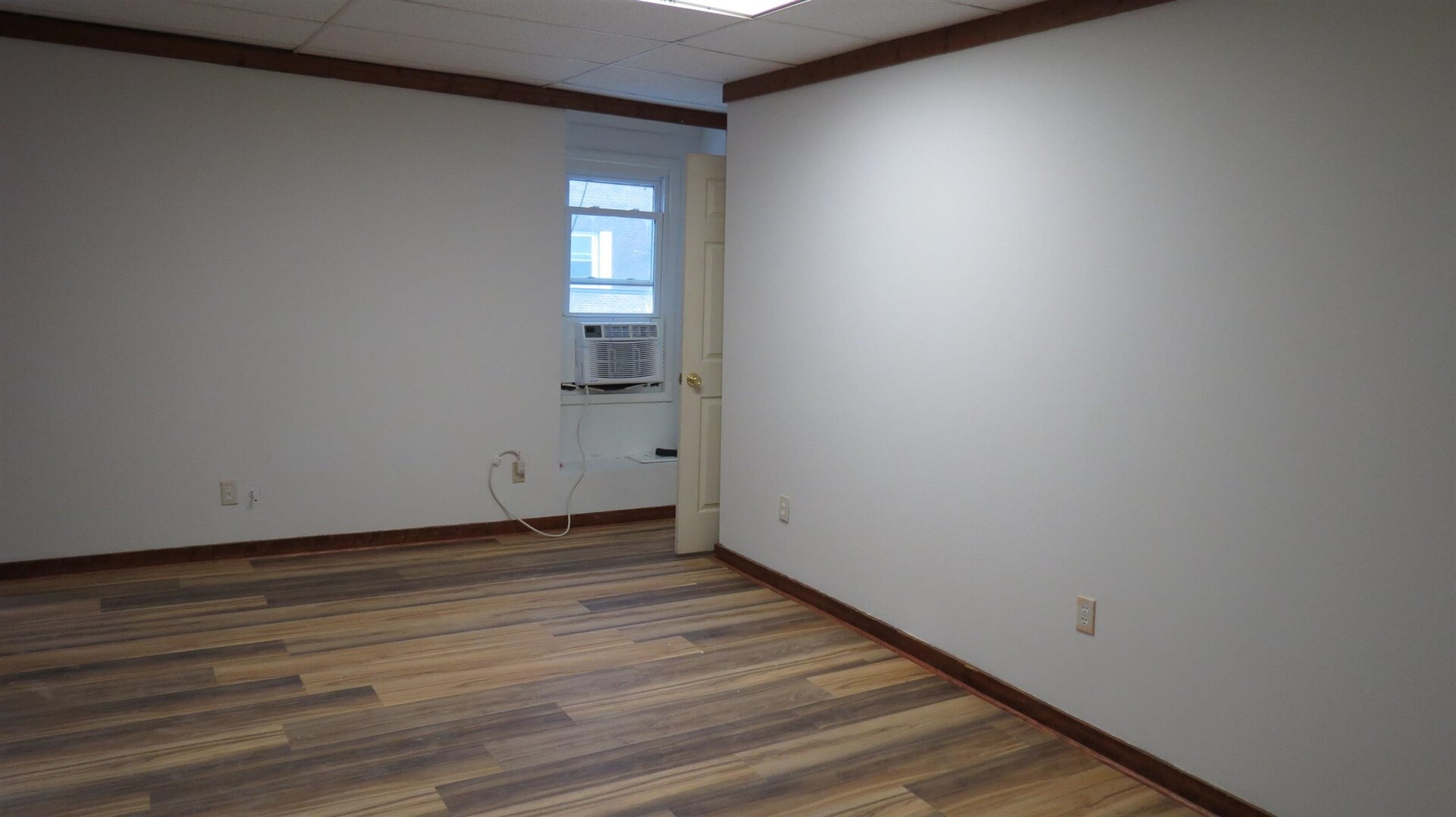 12 N Division Street Property Photo 8