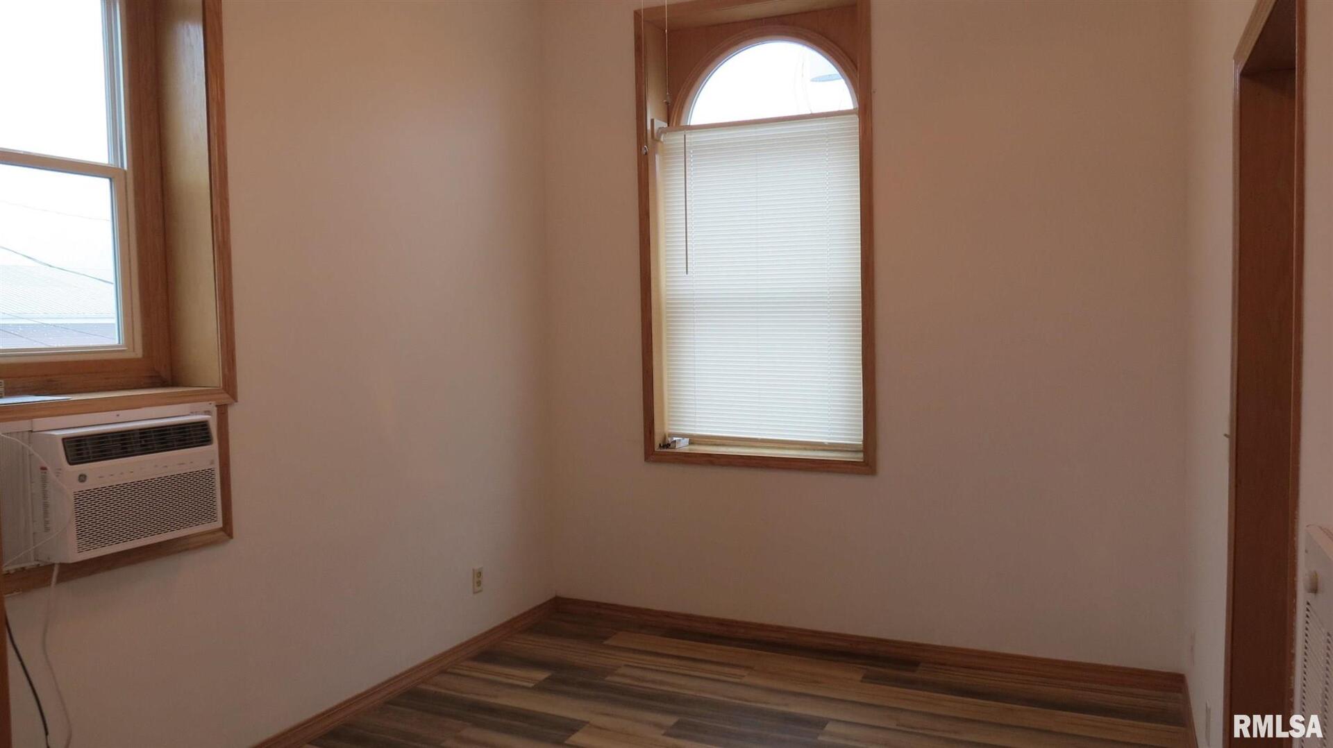 12 N Division Street Property Photo 9