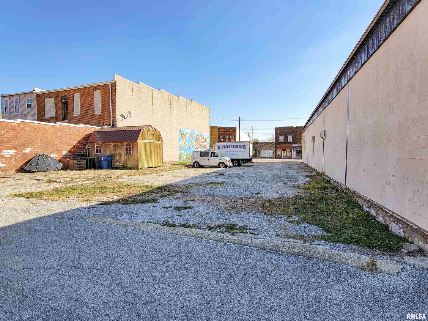 128 W North Avenue Property Photo 10