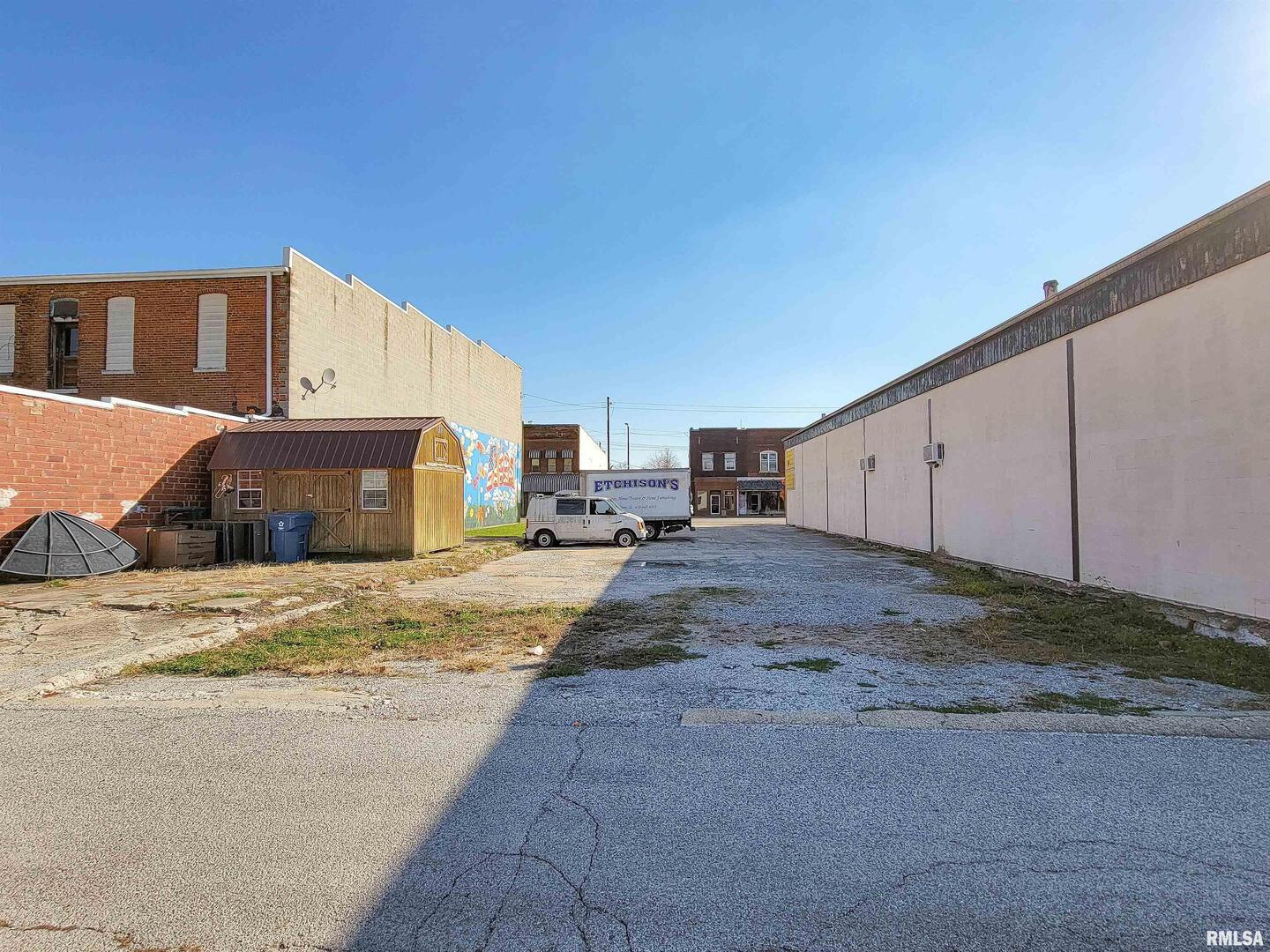 128 W North Avenue Property Photo 11