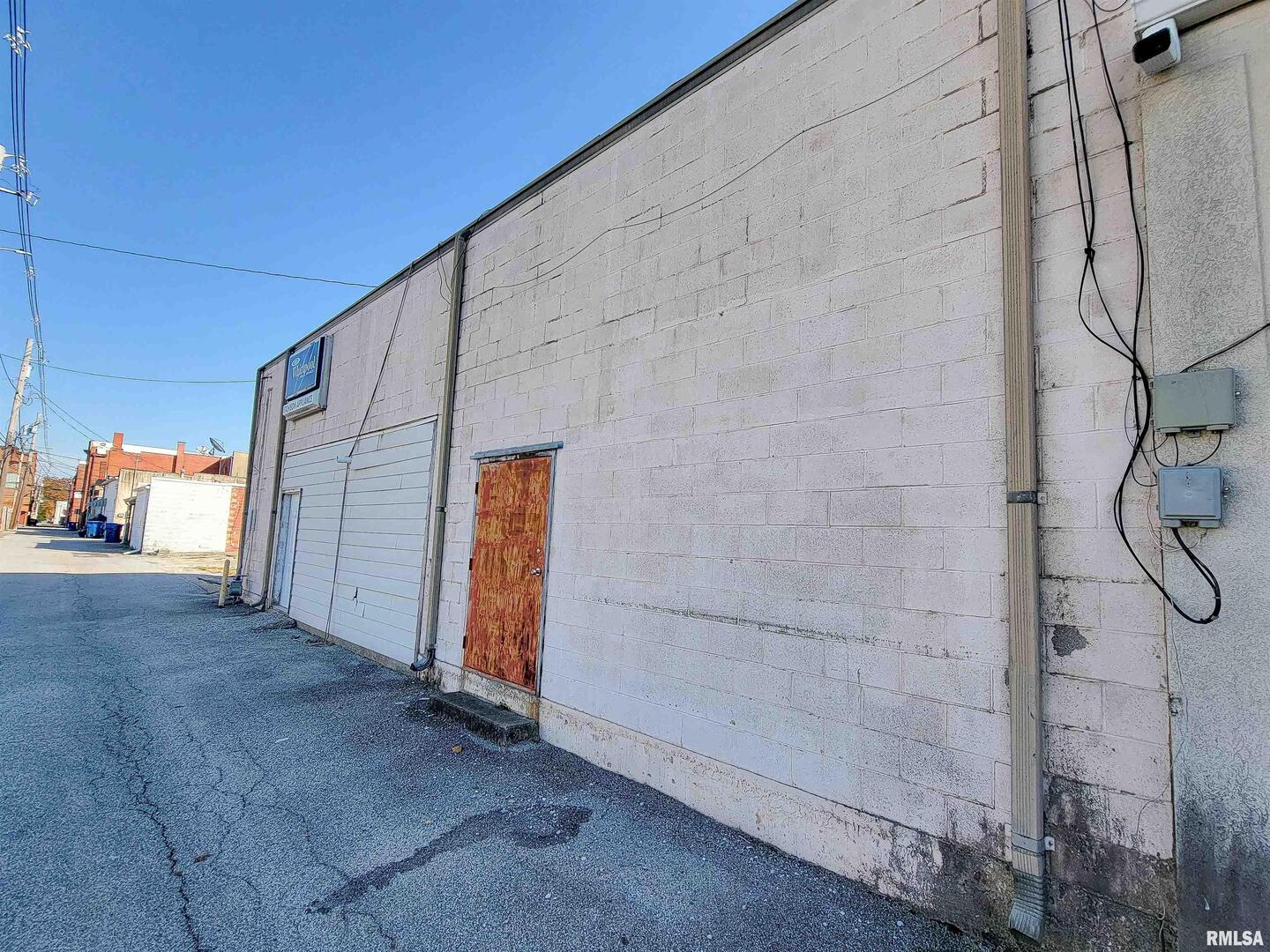 128 W North Avenue Property Photo 13