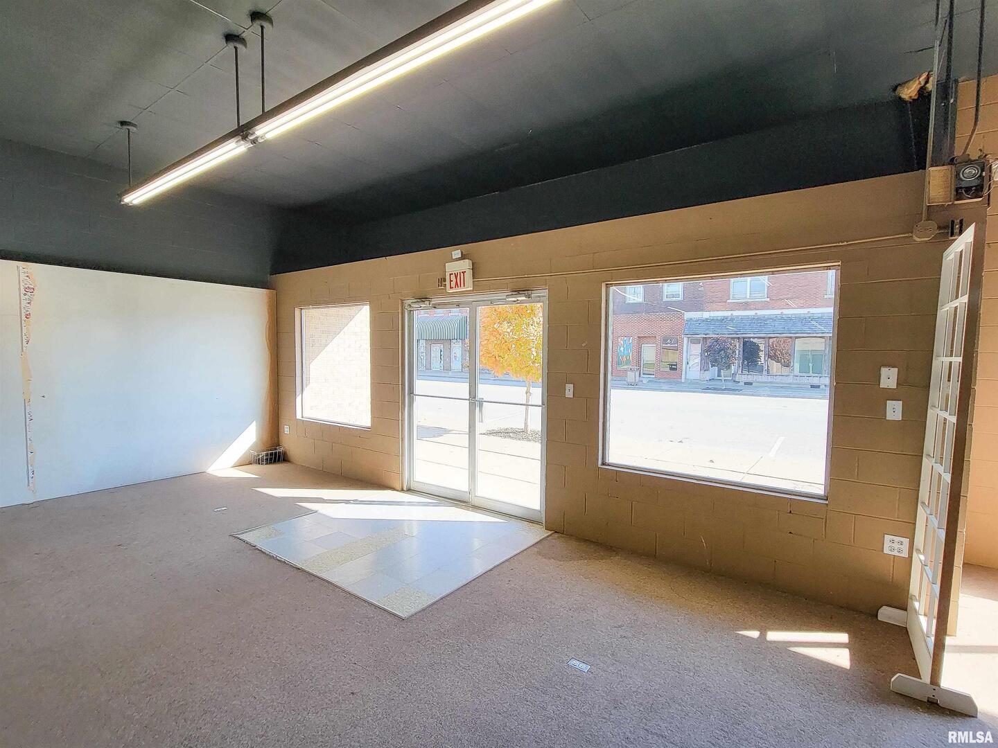 128 W North Avenue Property Photo 18