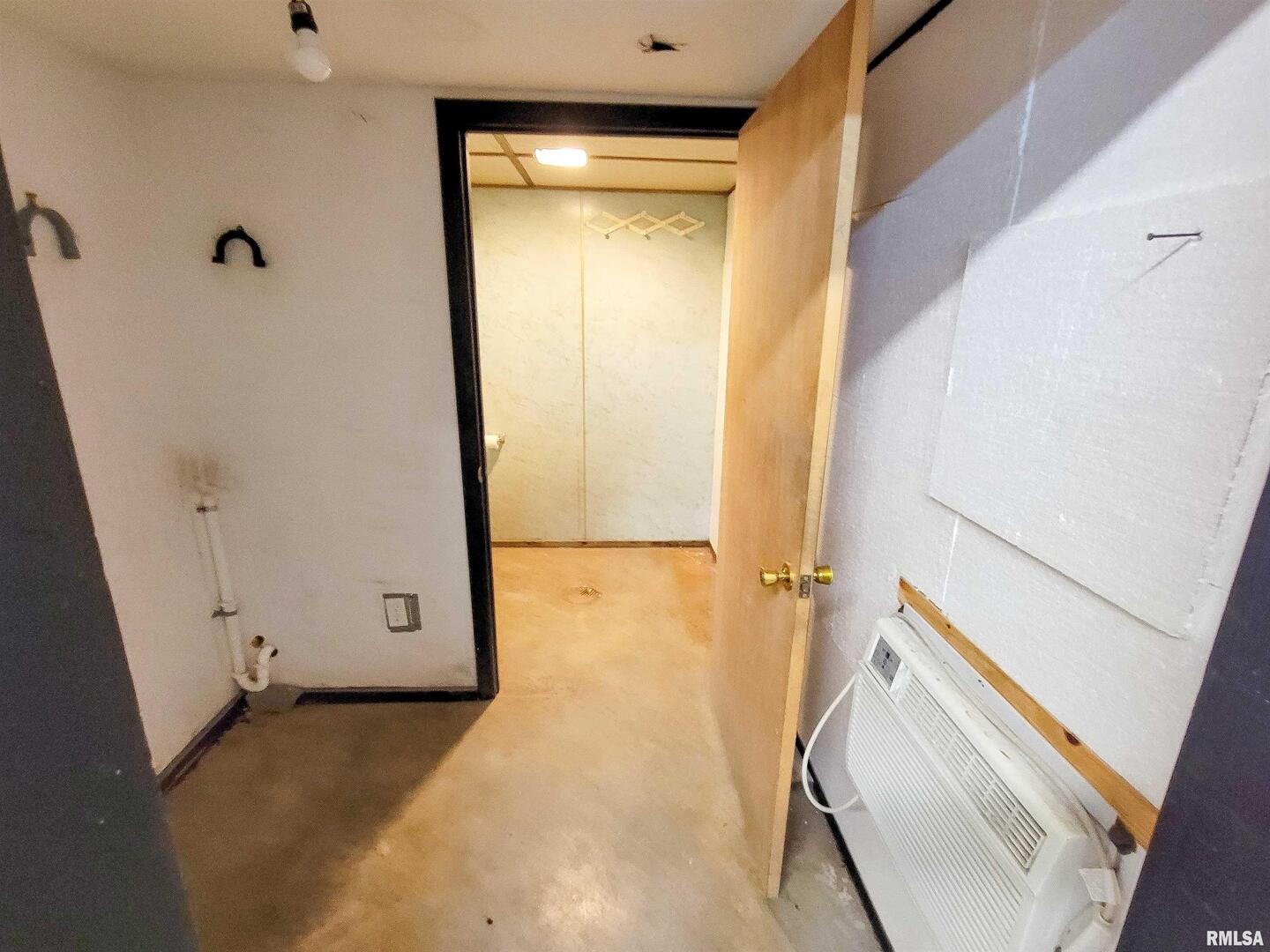 128 W North Avenue Property Photo 40