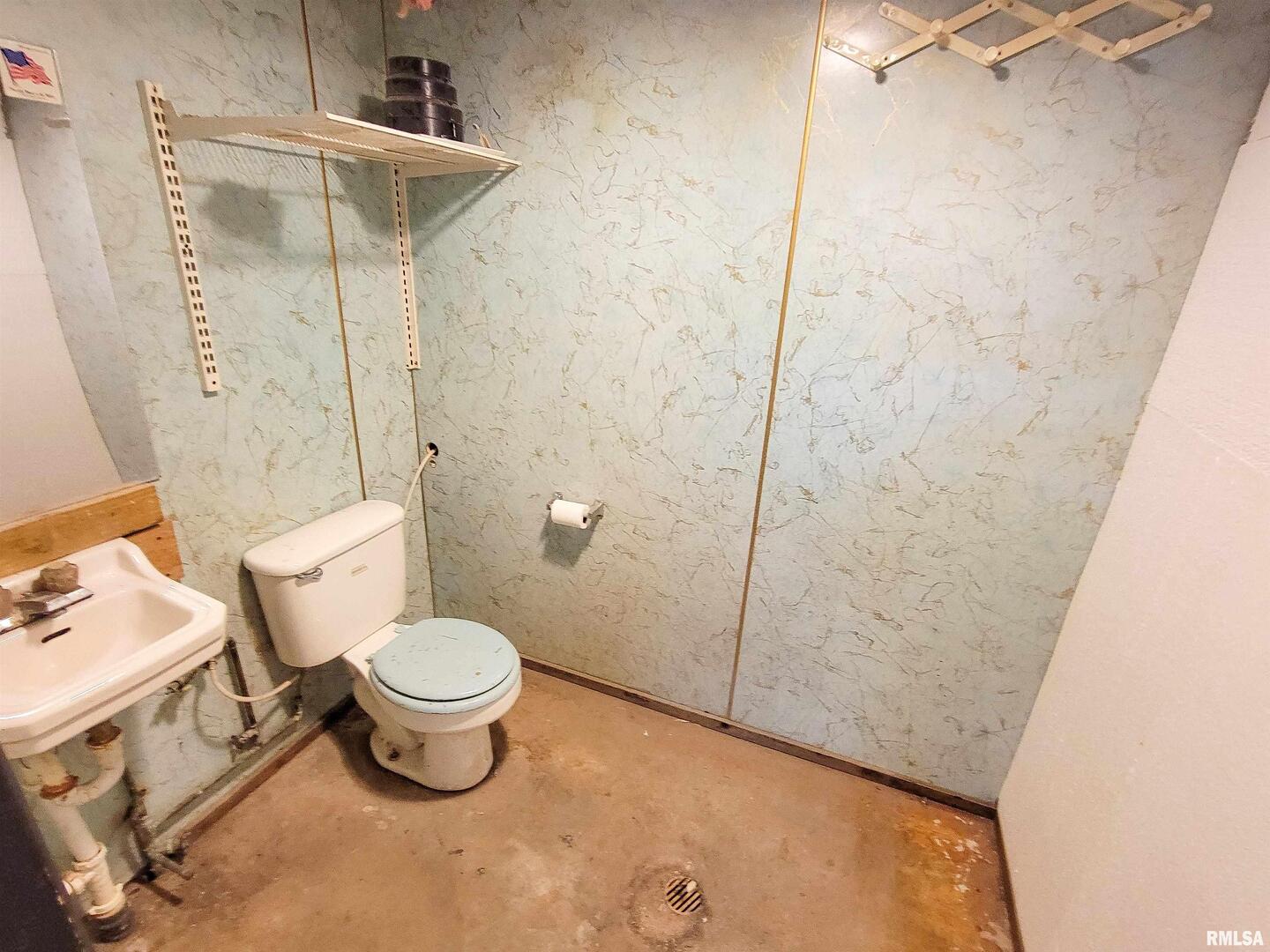 128 W North Avenue Property Photo 42
