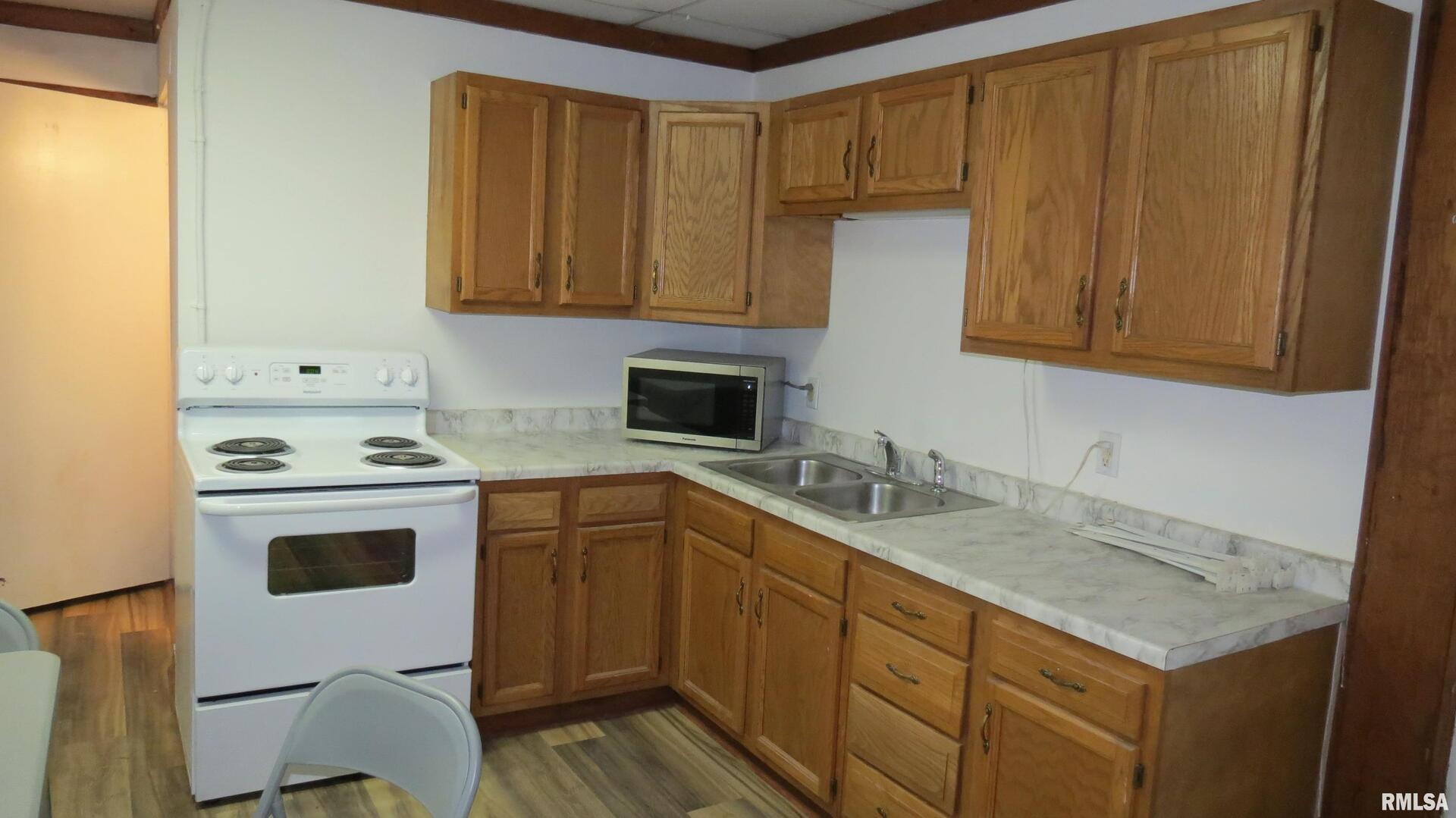 12 N Division Street Property Photo 5