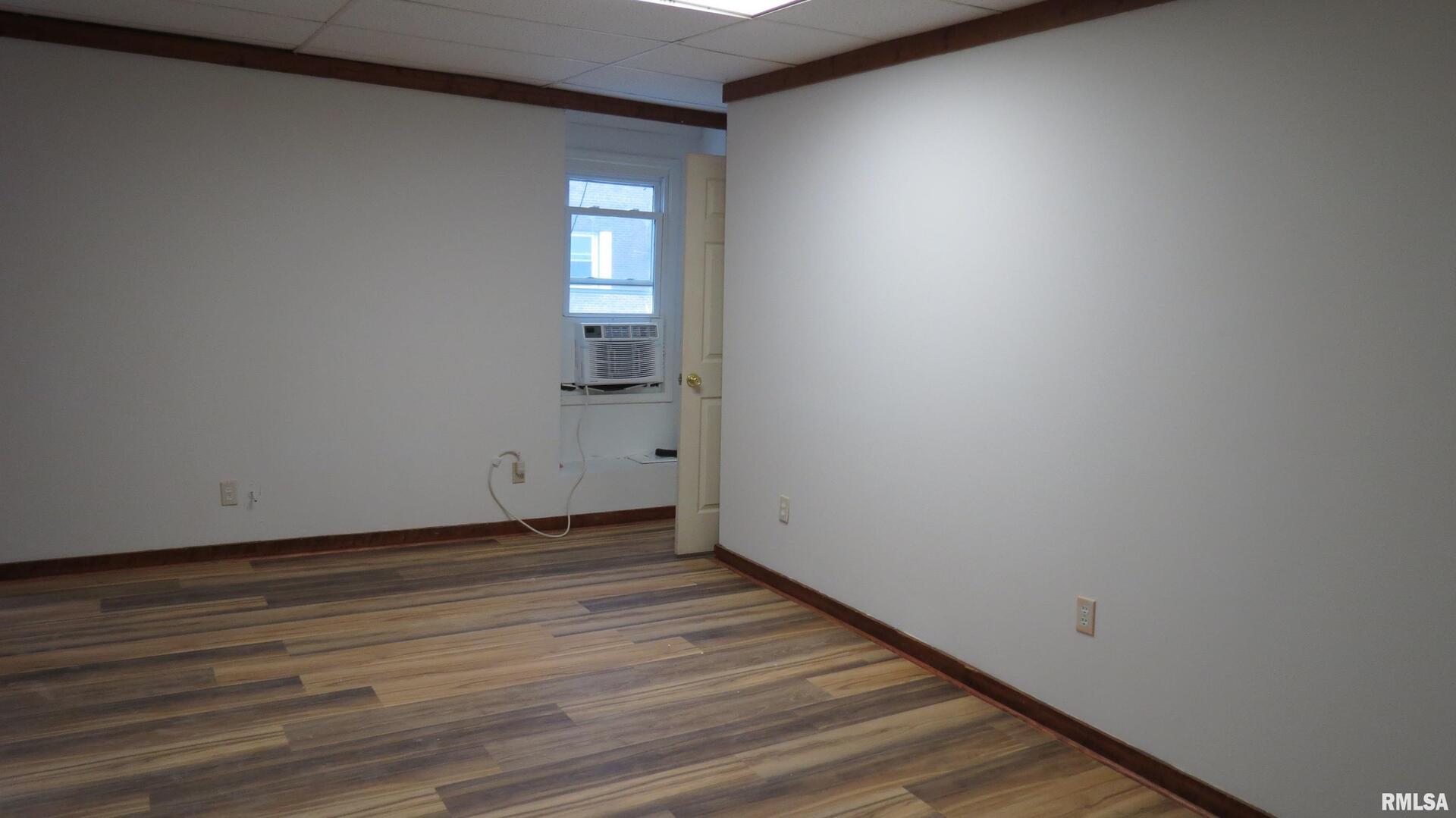 12 N Division Street Property Photo 8