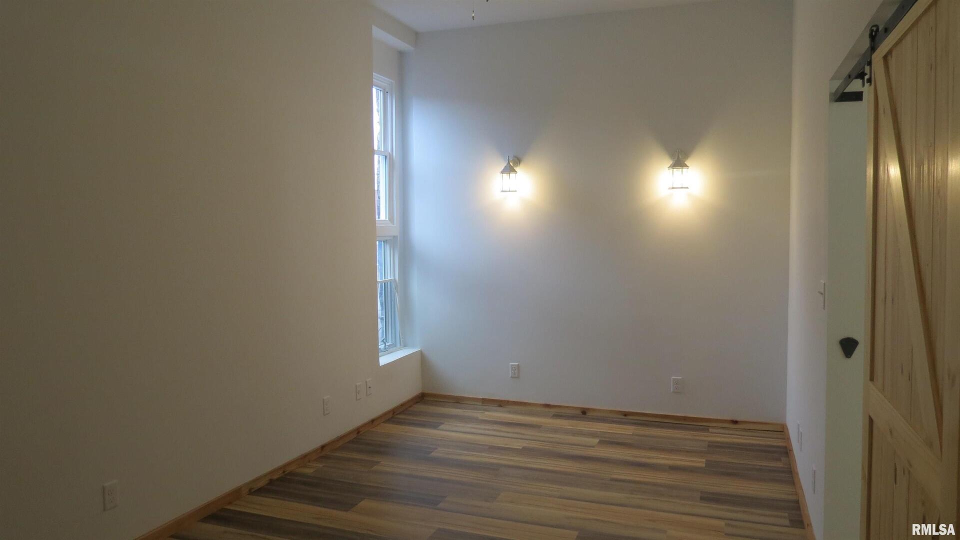 12 N Division Street Property Photo 12