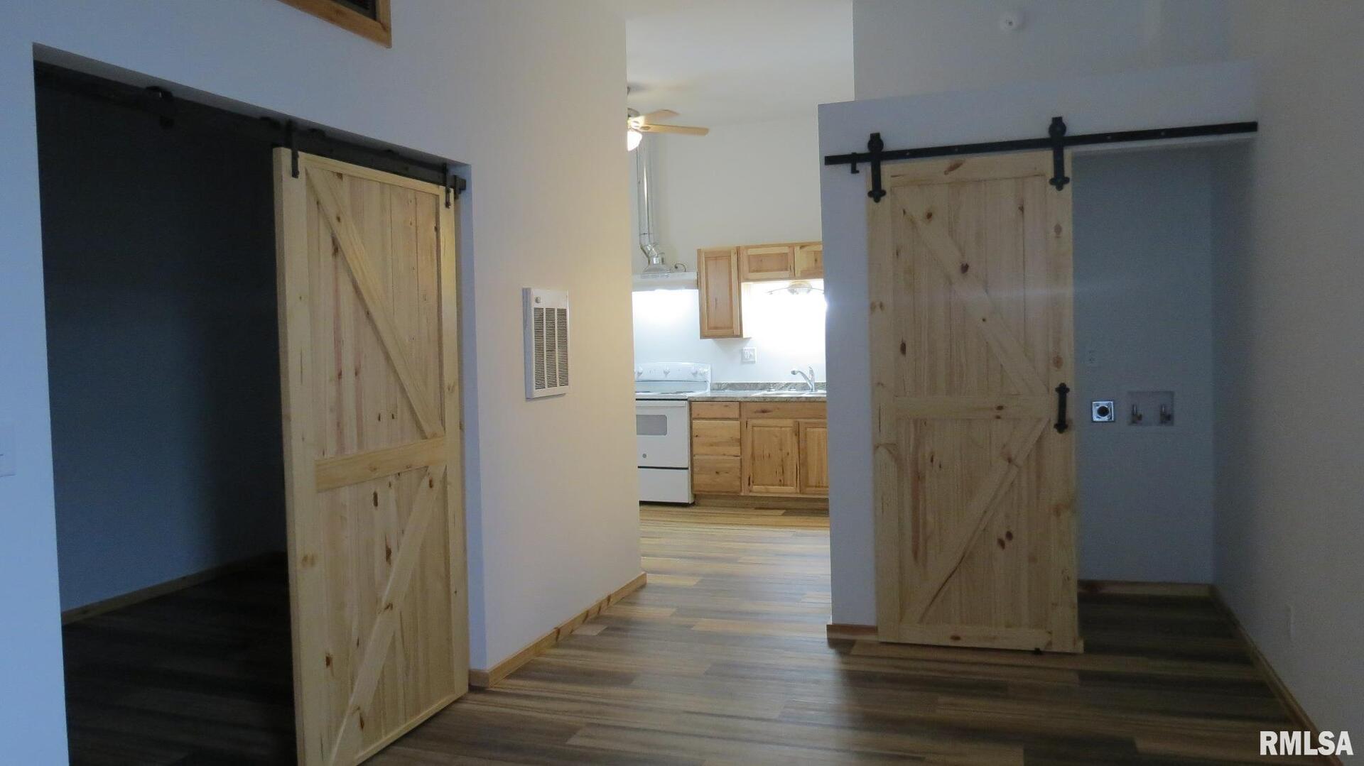 12 N Division Street Property Photo 20