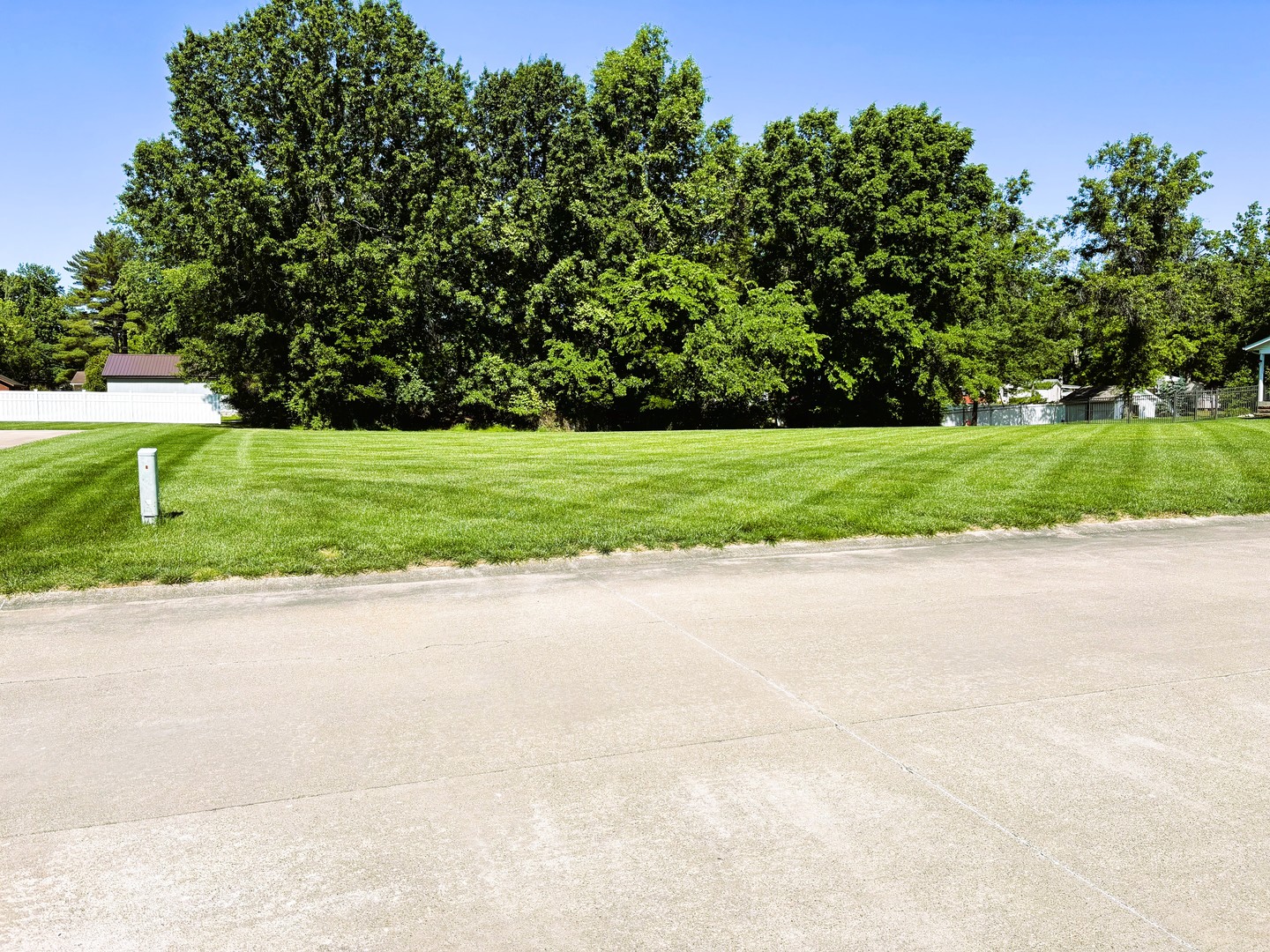 22 Clearlake Dr Drive Property Photo 1