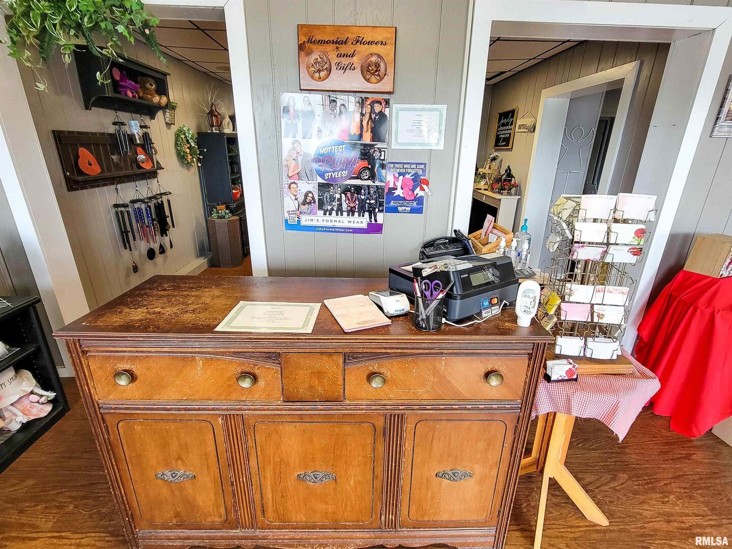 223 E North Avenue Property Photo 5