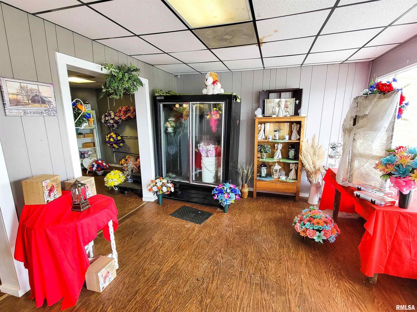 223 E North Avenue Property Photo 6