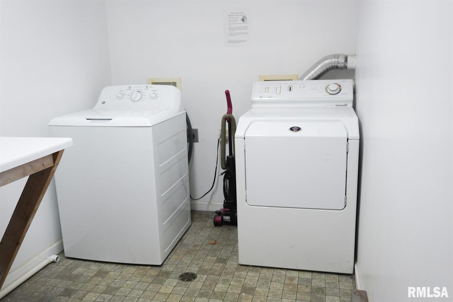 1051 S Wall Street Property Photo 17