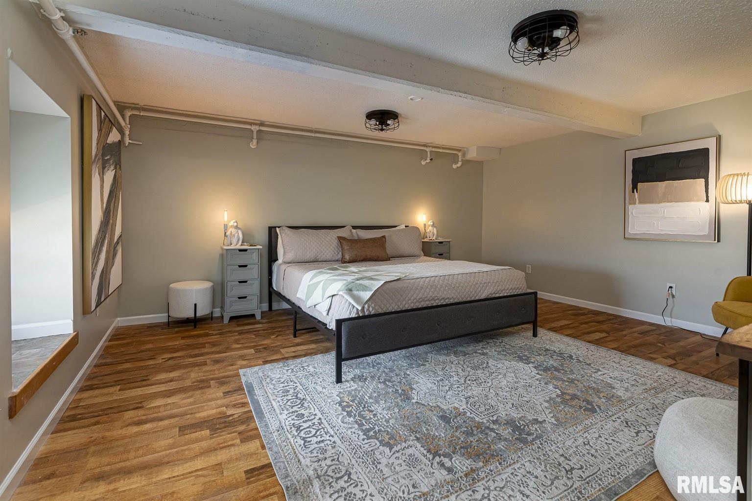 1051 S Wall Street Property Photo 23