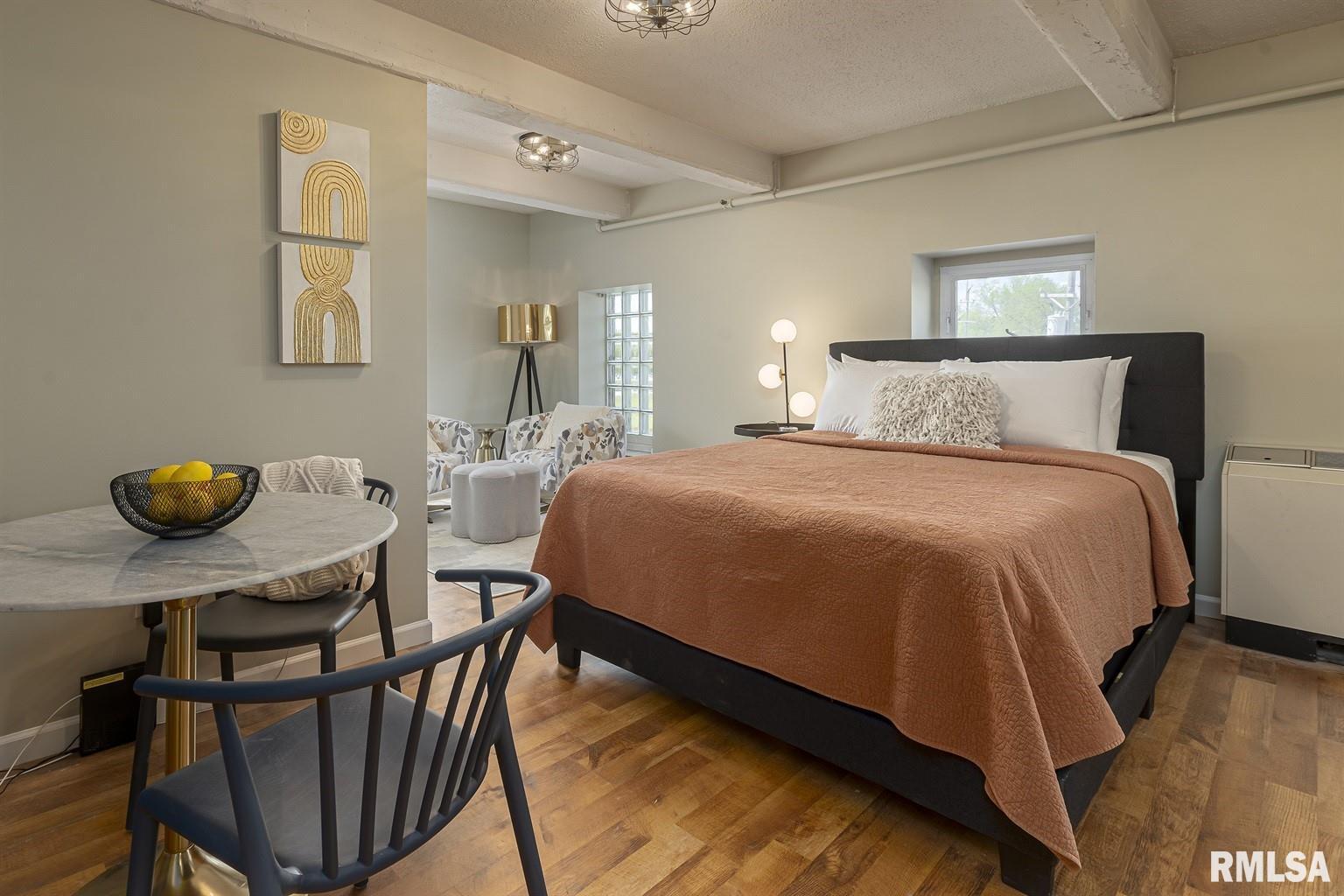 1051 S Wall Street Property Photo 28