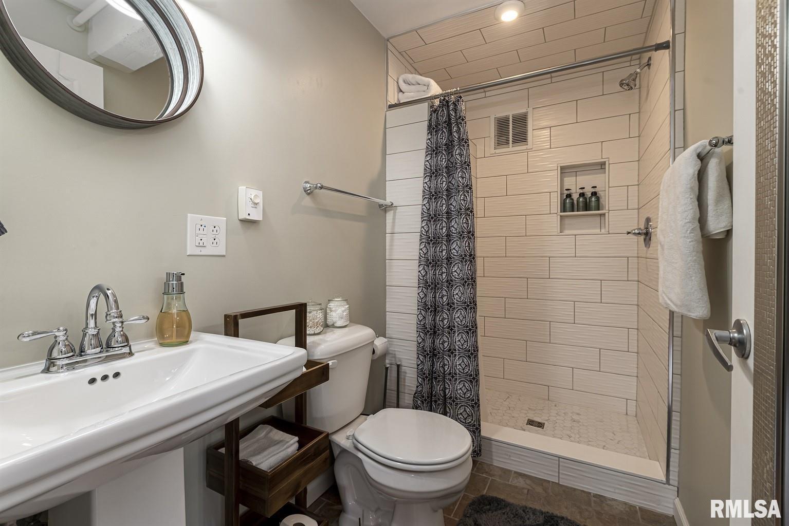 1051 S Wall Street Property Photo 39