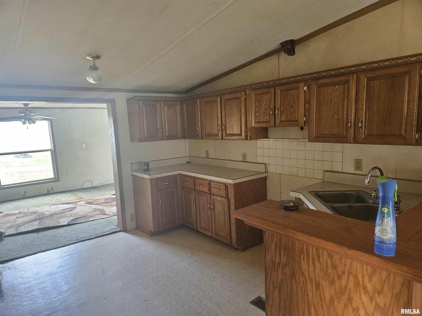 8913 Winemiller Road Property Photo 21