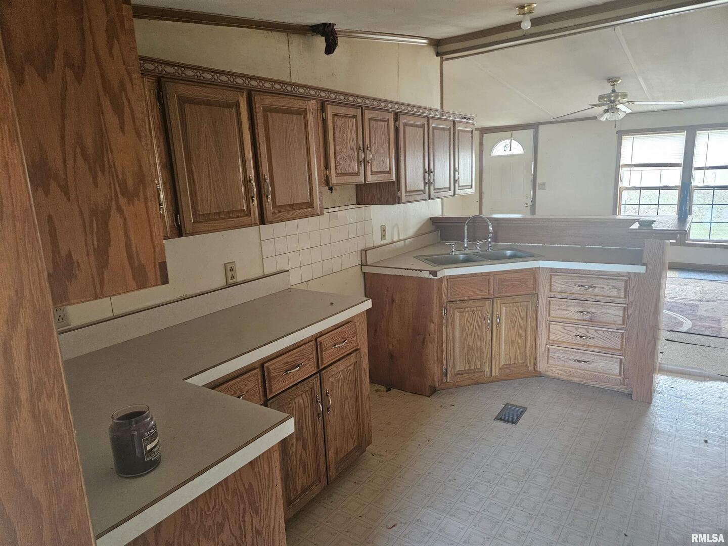 8913 Winemiller Road Property Photo 22