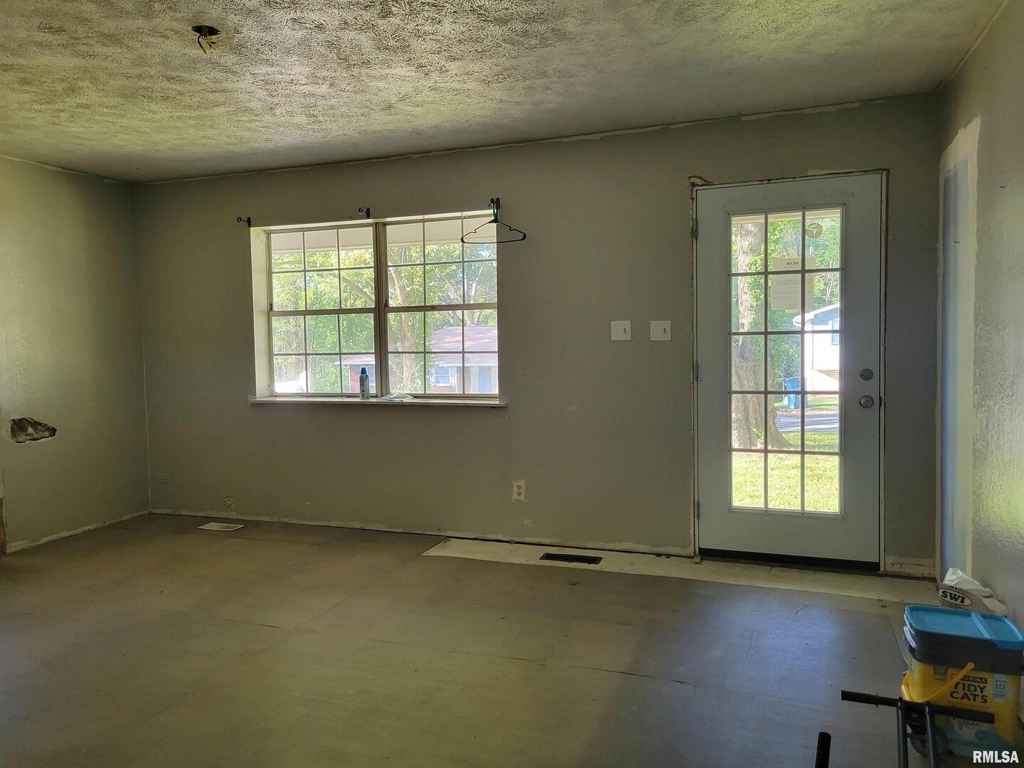121 Young Avenue Property Photo 3