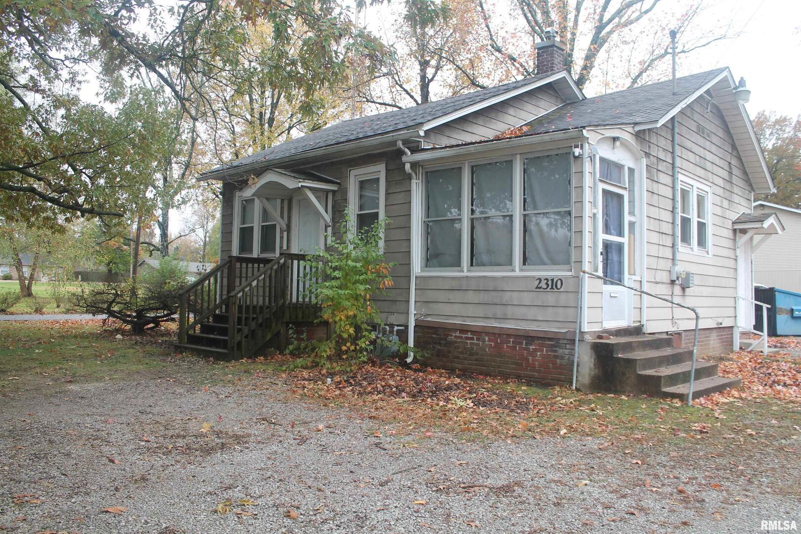 2310 S Illinois Avenue Property Photo 4