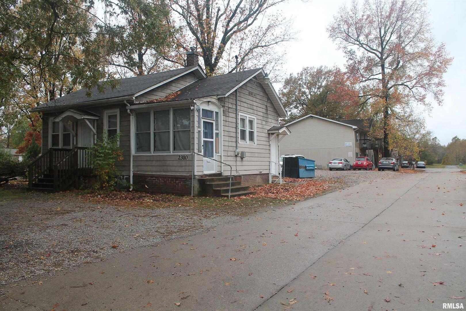 2310 S Illinois Avenue Property Photo 5