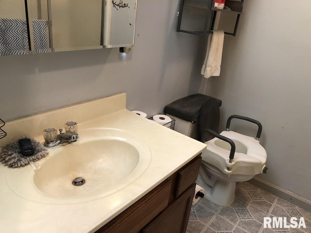17018 E Thompson Road Property Photo 10