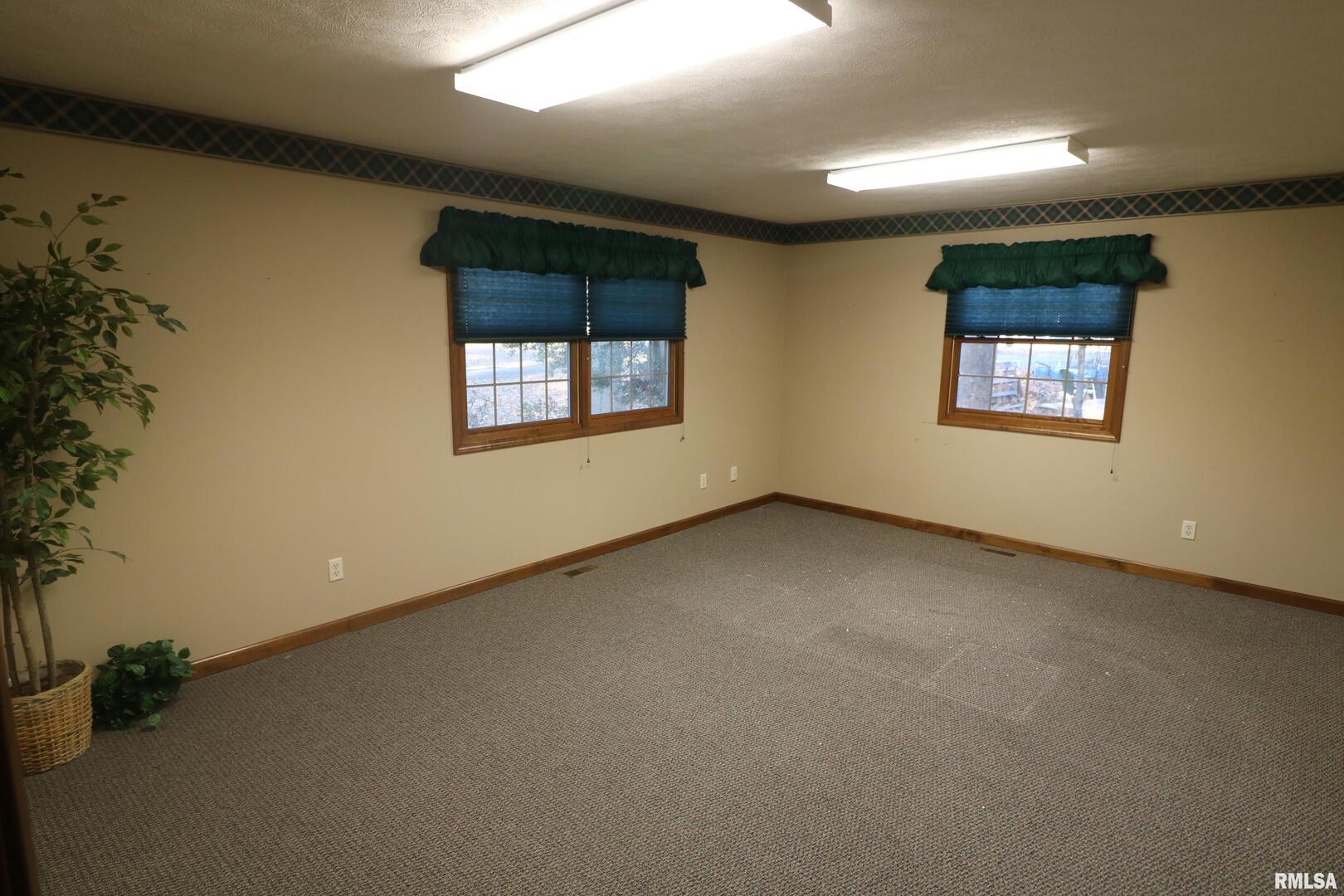 200 E Diaz Street Property Photo 16