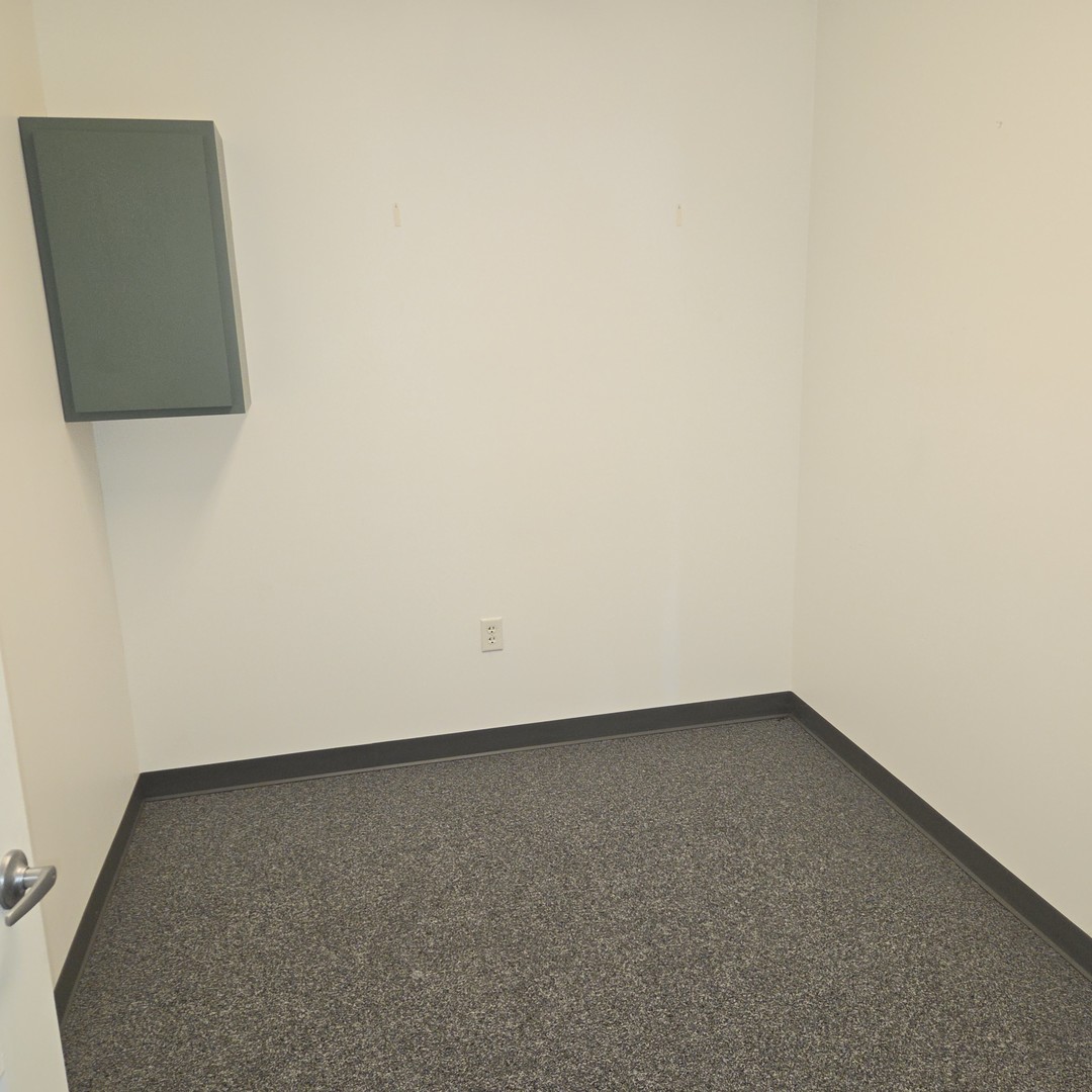 4110 S Water Tower Place Property Photo 9