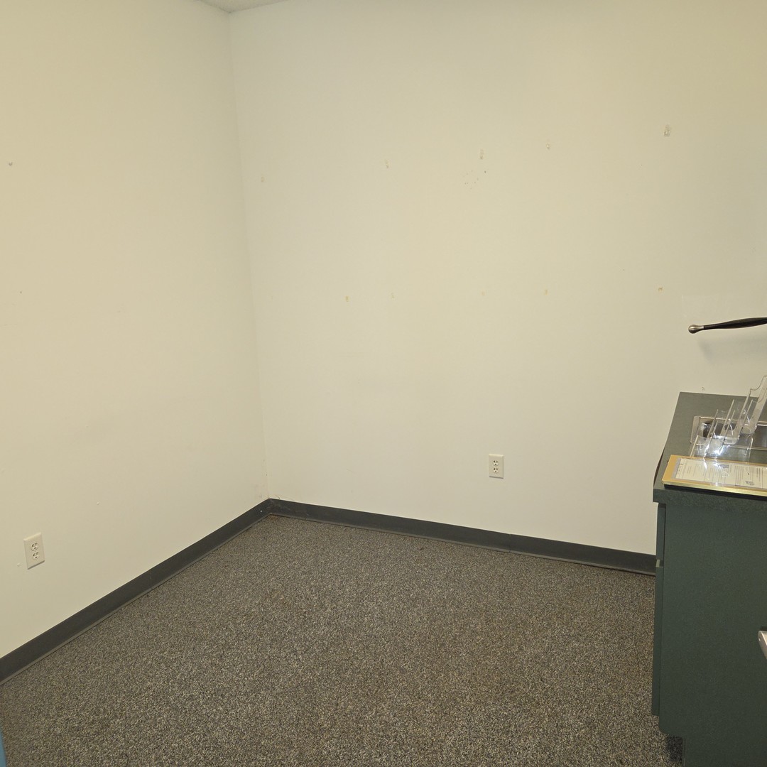 4110 S Water Tower Place Property Photo 12