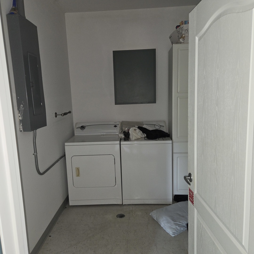 4110 S Water Tower Place Property Photo 15