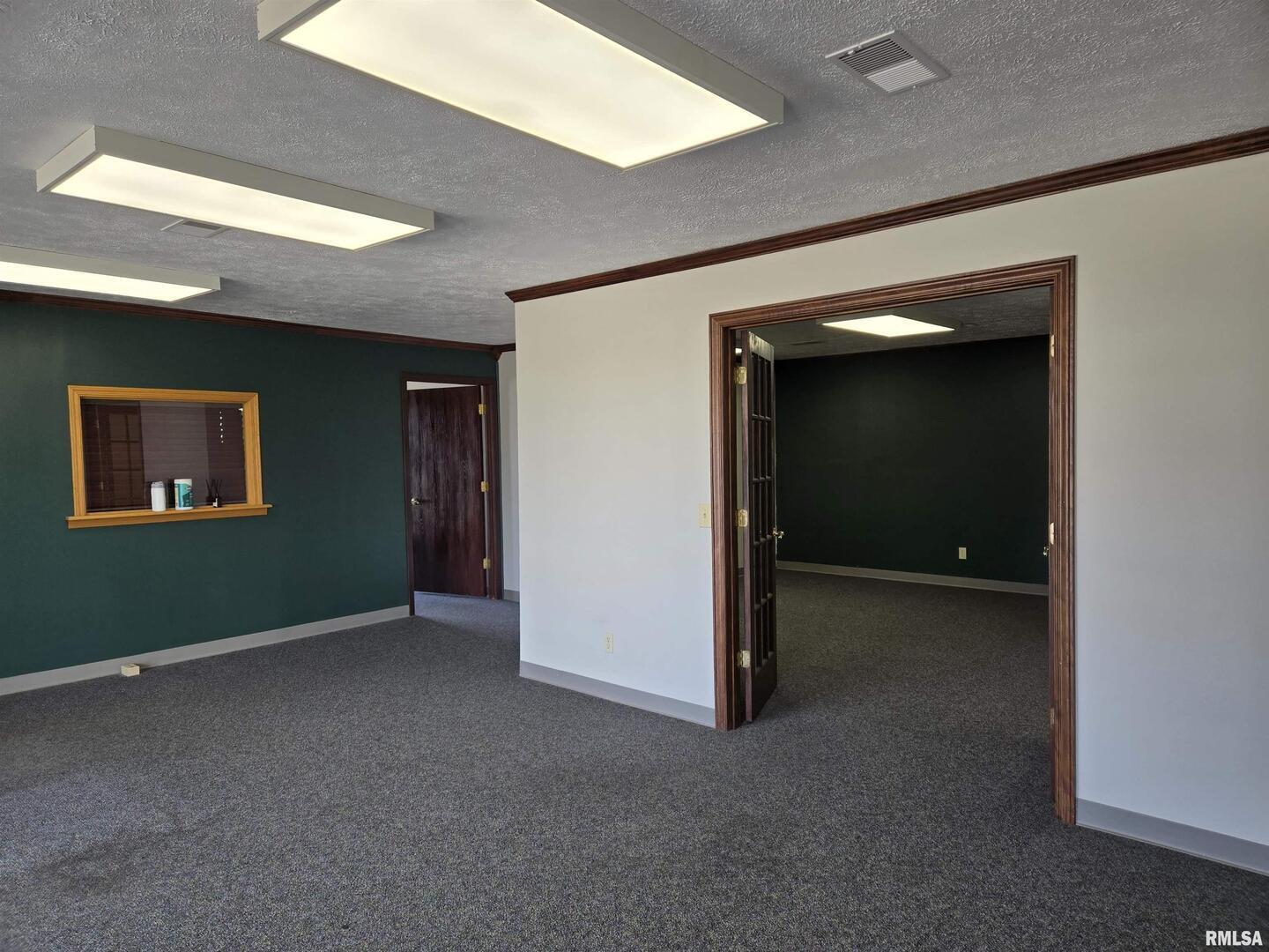 1130 E Main Street Property Photo 2