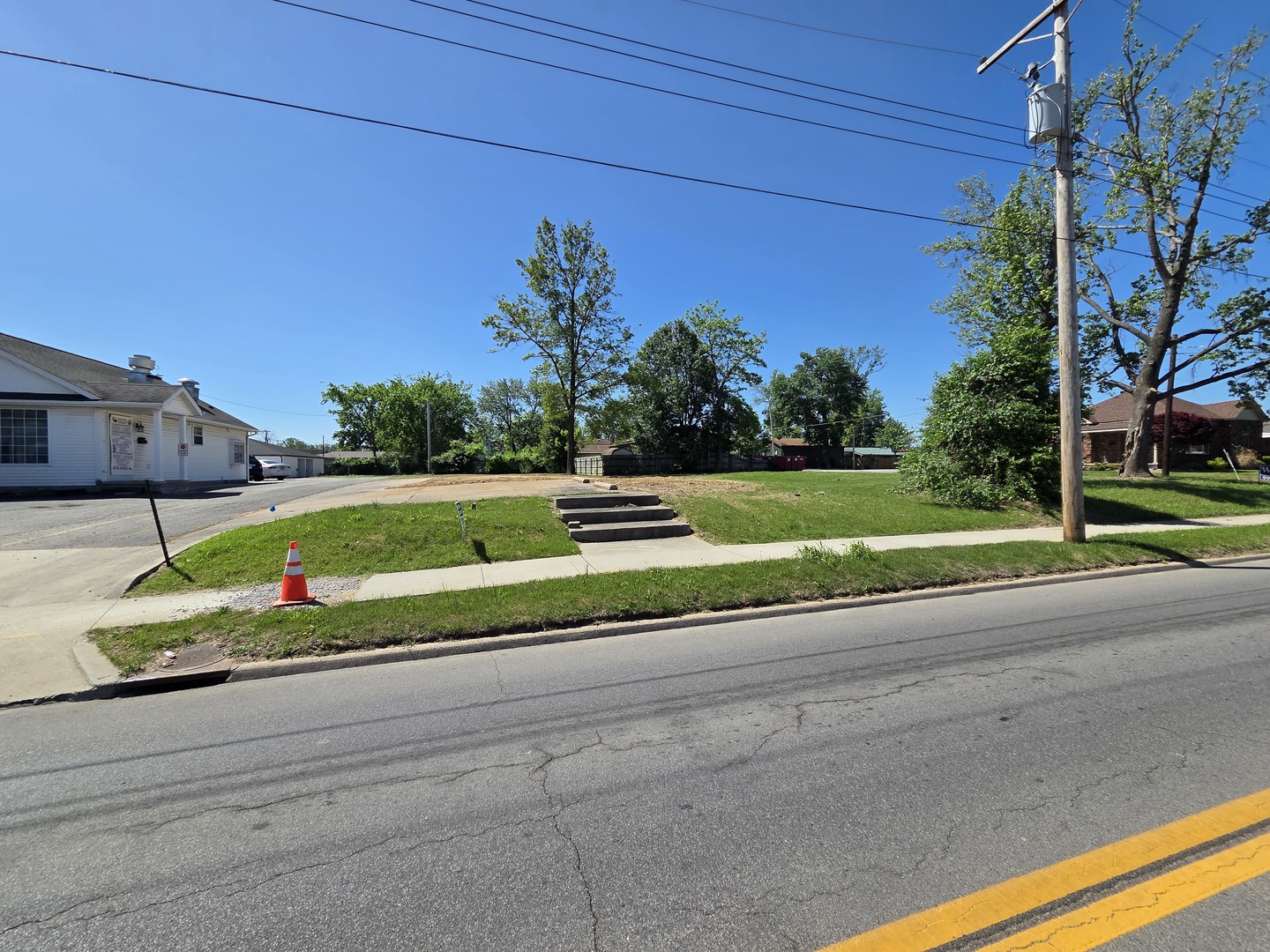 2007 W MAIN Street Property Photo 1