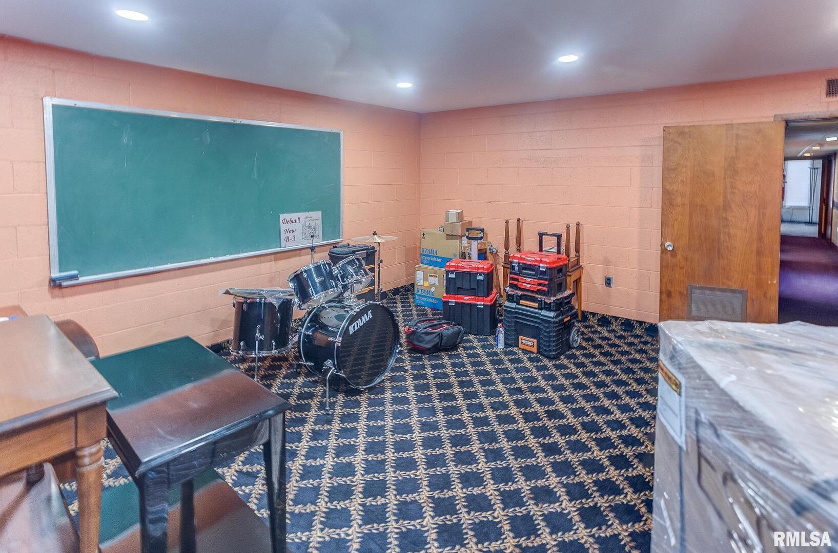 104 N Pine Street Property Photo 11
