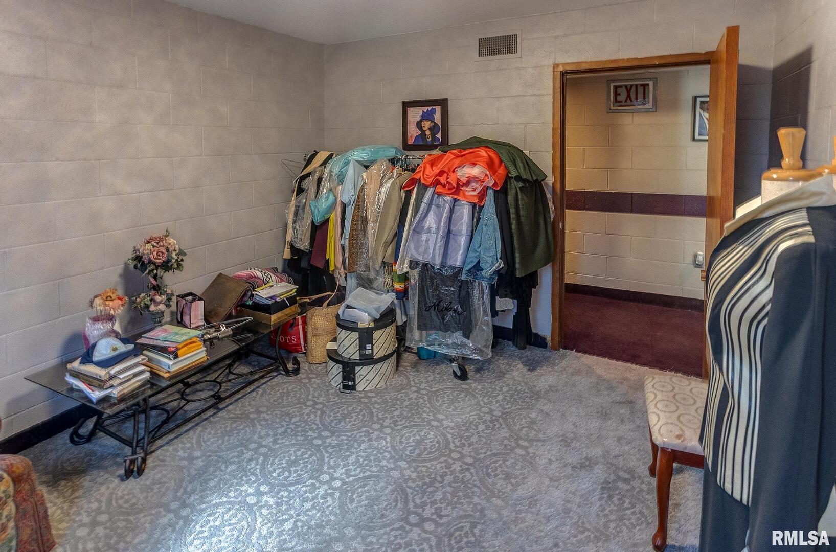 104 N Pine Street Property Photo 17