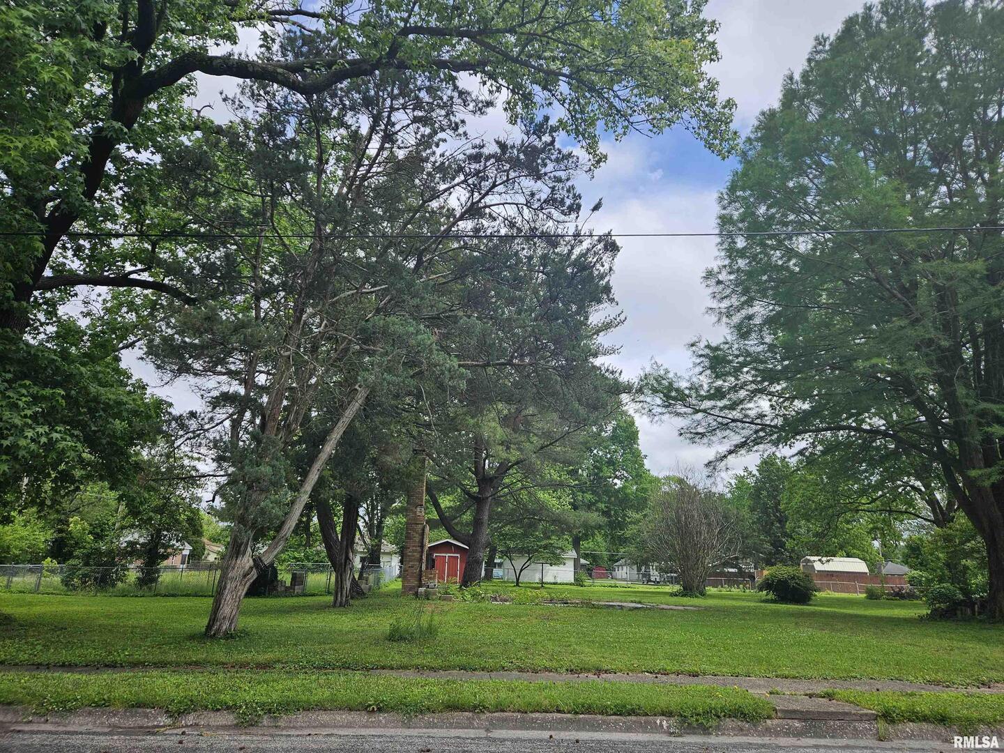 632 N MADISON Street