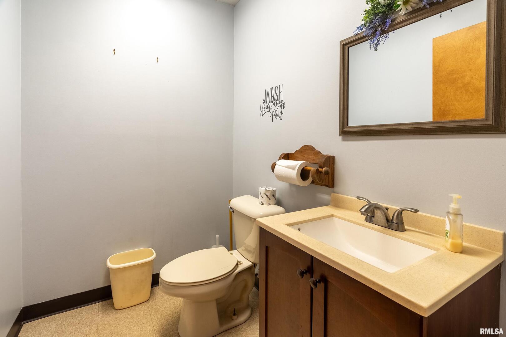 631 N Pershing Street Property Photo 17