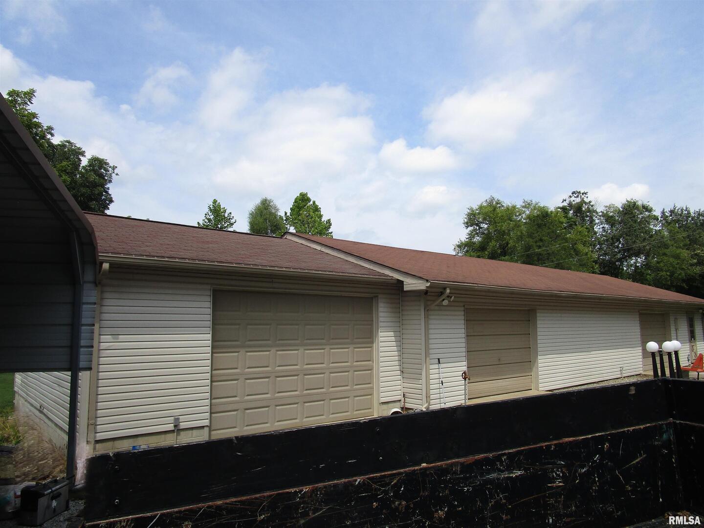 1253 County Road 800 E Property Photo 3