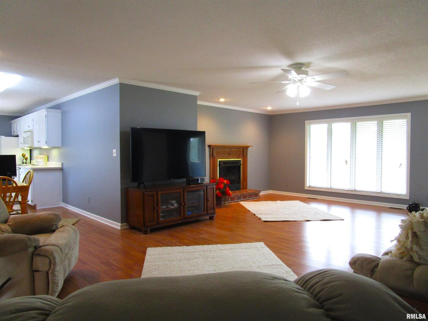 1253 County Road 800 E Property Photo 6
