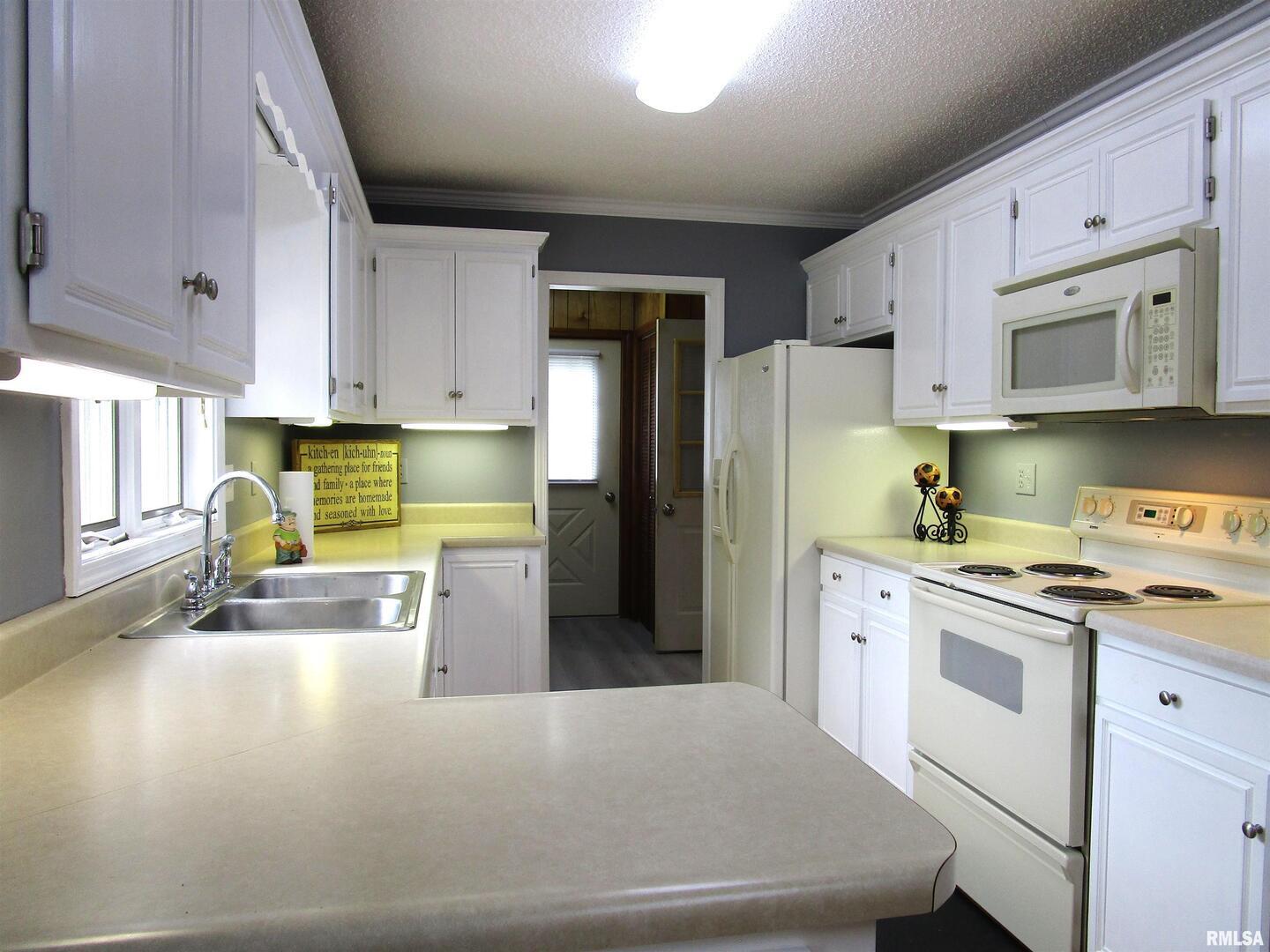 1253 County Road 800 E Property Photo 8