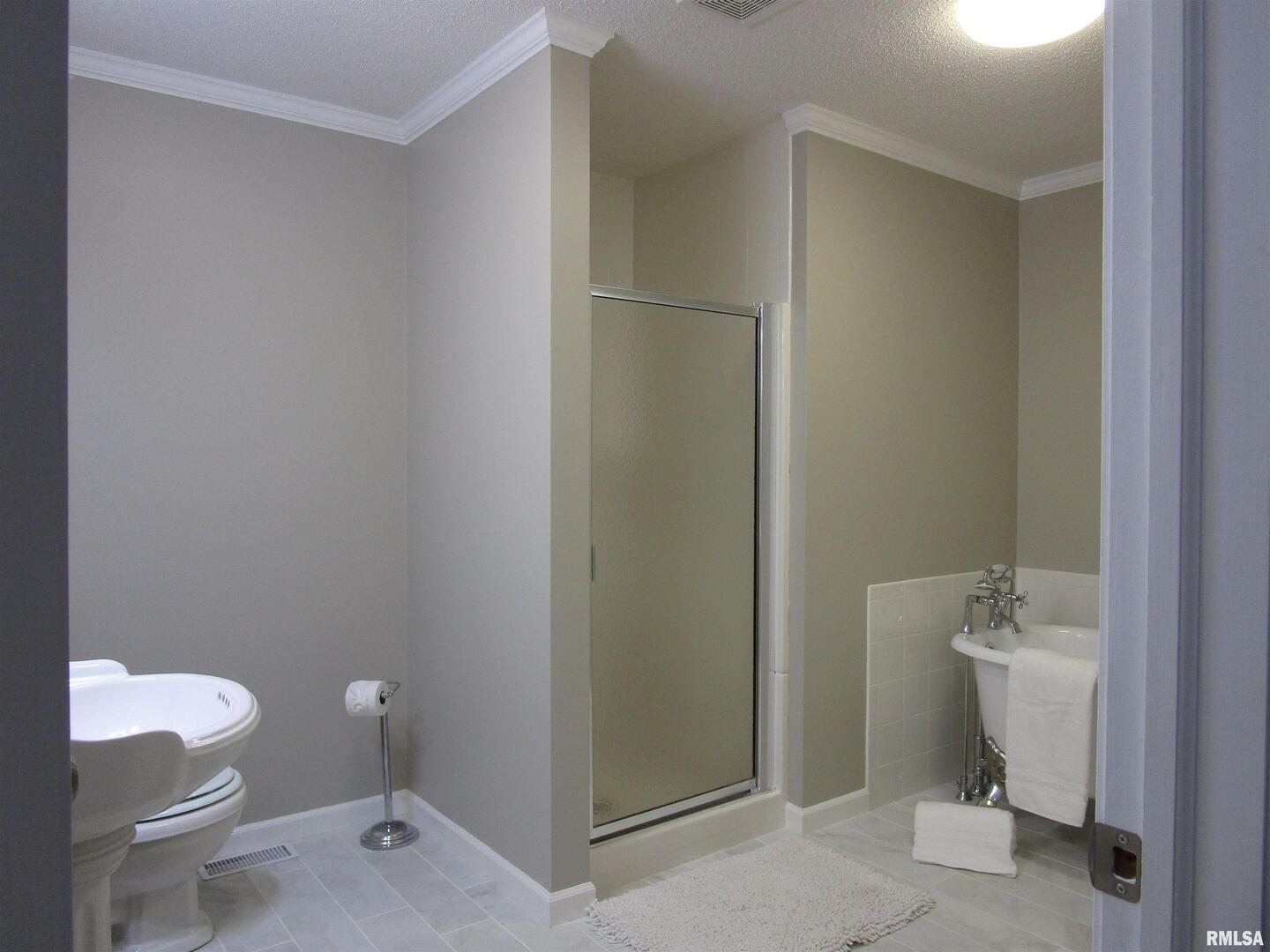 1253 County Road 800 E Property Photo 9