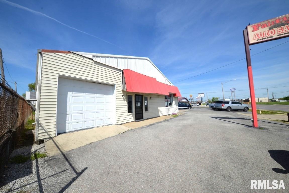 4706 & 4708 Broadway Street Property Photo 2