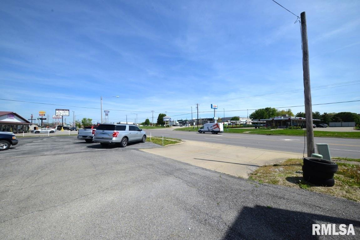 4706 & 4708 Broadway Street Property Photo 5