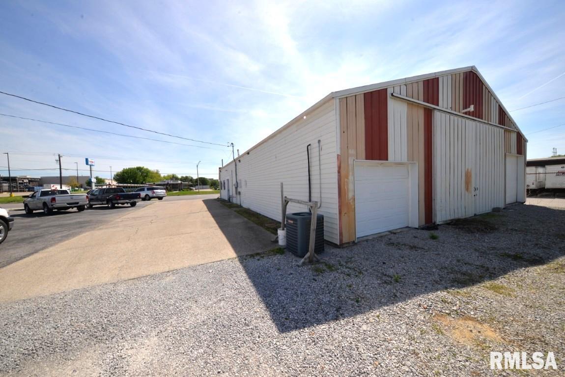 4706 & 4708 Broadway Street Property Photo 12