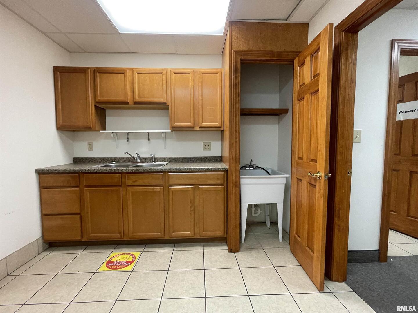 601 S University Avenue Suite 102 Property Photo 11