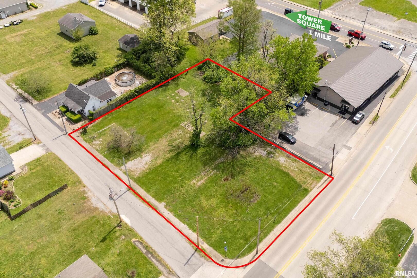107 N Carbon Street Property Photo 1