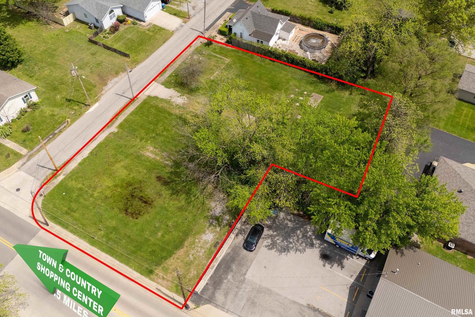 107 N Carbon Street Property Photo 4
