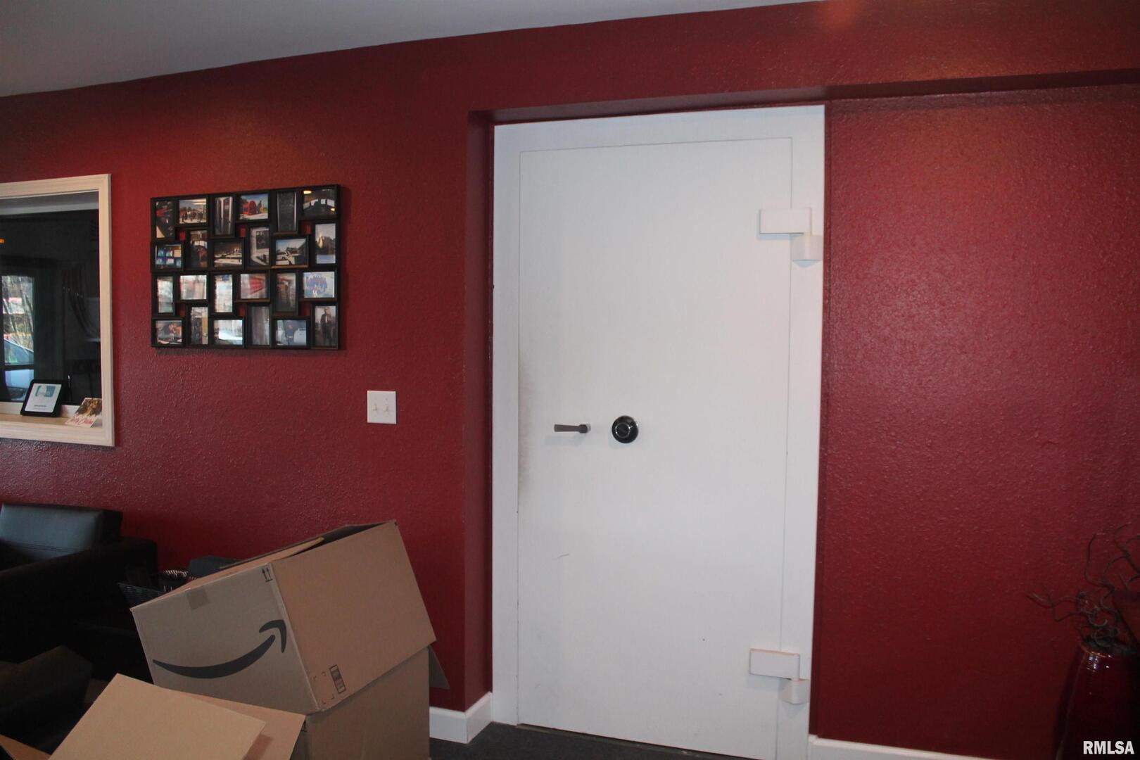 608 Eastgate Drive Property Photo 14