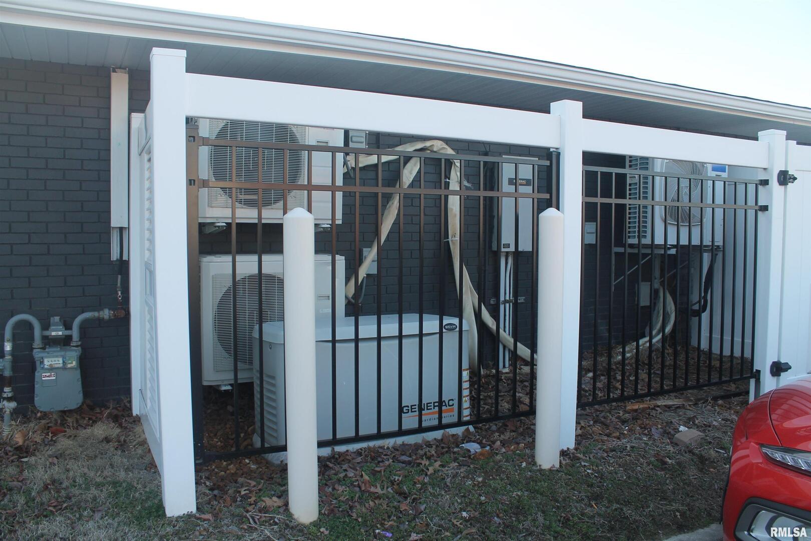 608 Eastgate Drive Property Photo 19